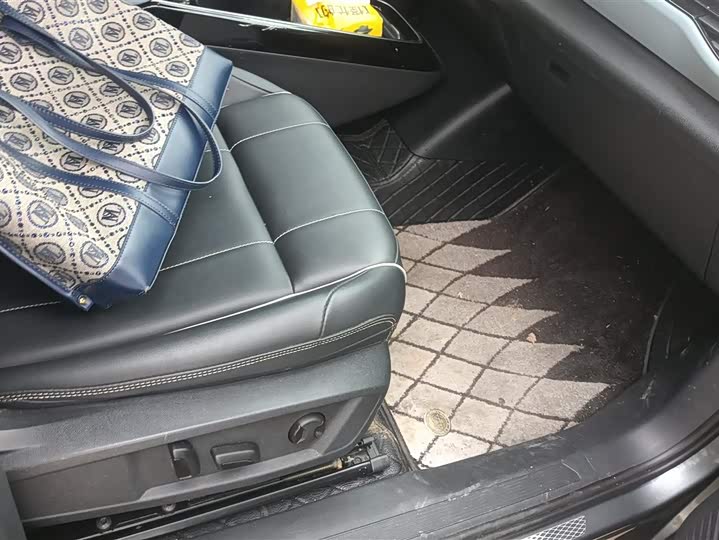 Фото 8 - Volkswagen ID.4 X