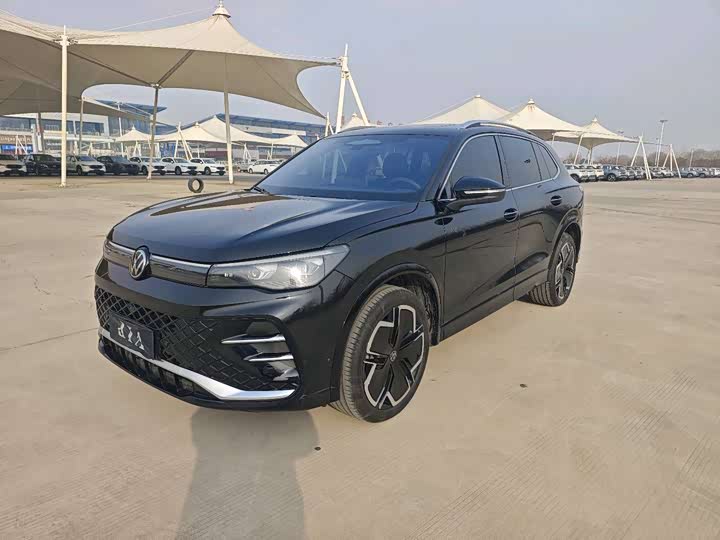 Фото 1 - Volkswagen Tiguan L Pro