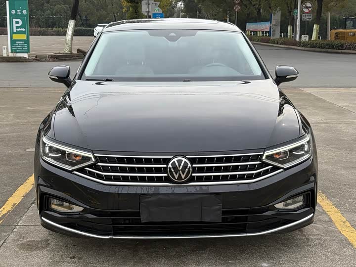 Фото 2 - Volkswagen Magotan