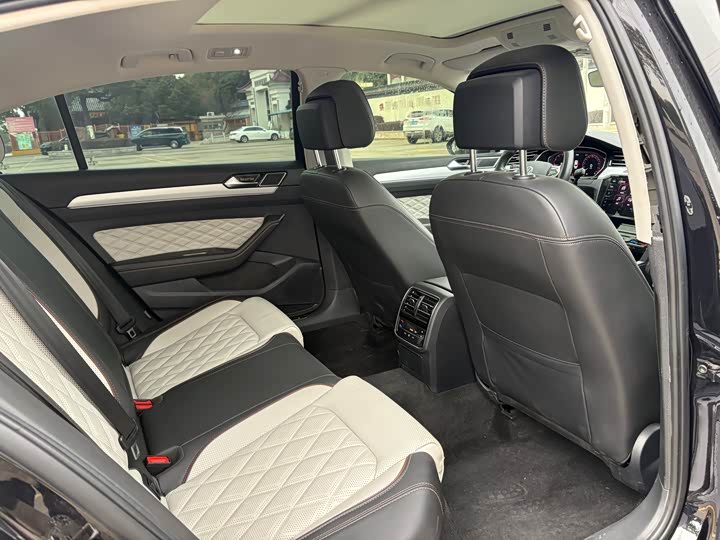 Фото 8 - Volkswagen Magotan