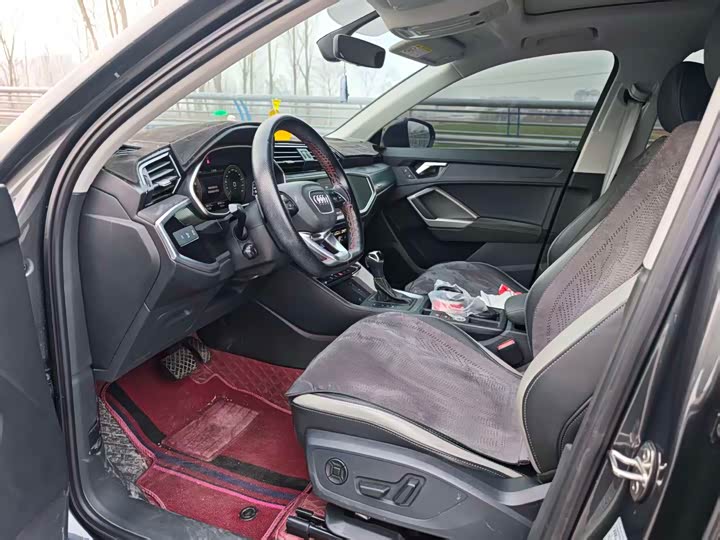 Фото 4 - Audi Q3