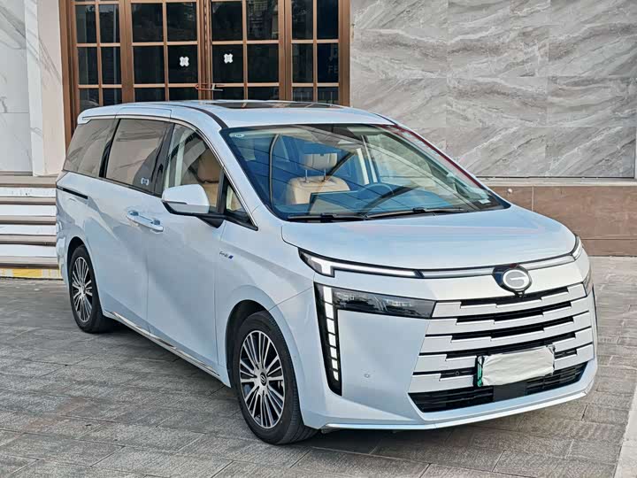 Фото 1 - GAC Trumpchi E8