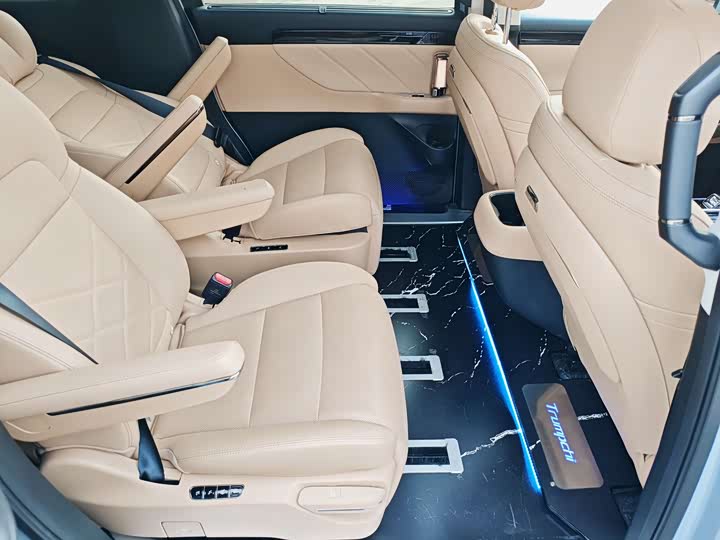 Фото 7 - GAC Trumpchi E8