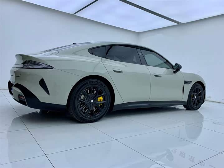 Фото 5 - Xiaomi SU7