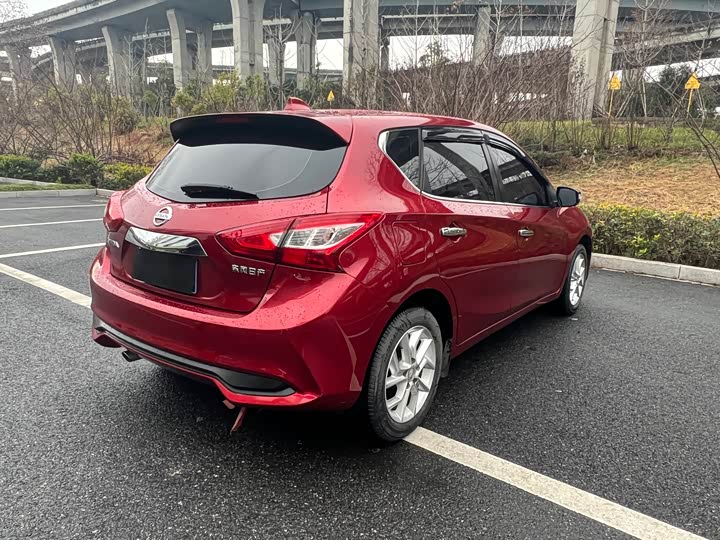 Фото 5 - Nissan Tiida