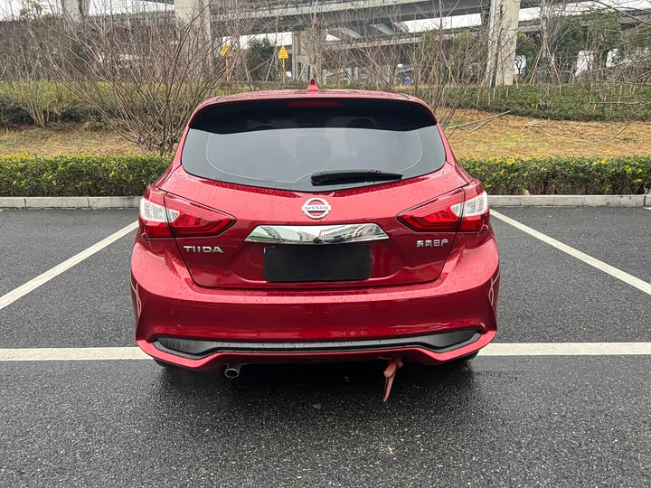 Фото 6 - Nissan Tiida