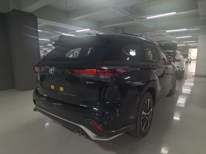 Фото 6 - Toyota Crown Kluger