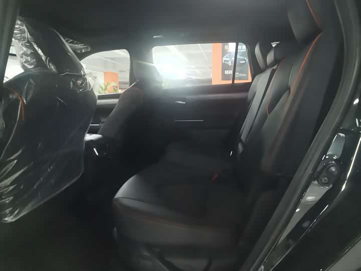 Фото 8 - Toyota Crown Kluger