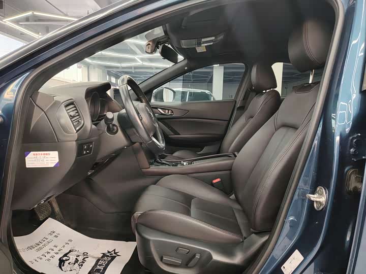 Фото 8 - Mazda CX-4