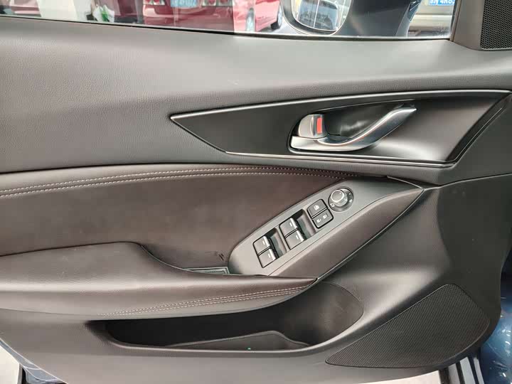 Фото 9 - Mazda CX-4