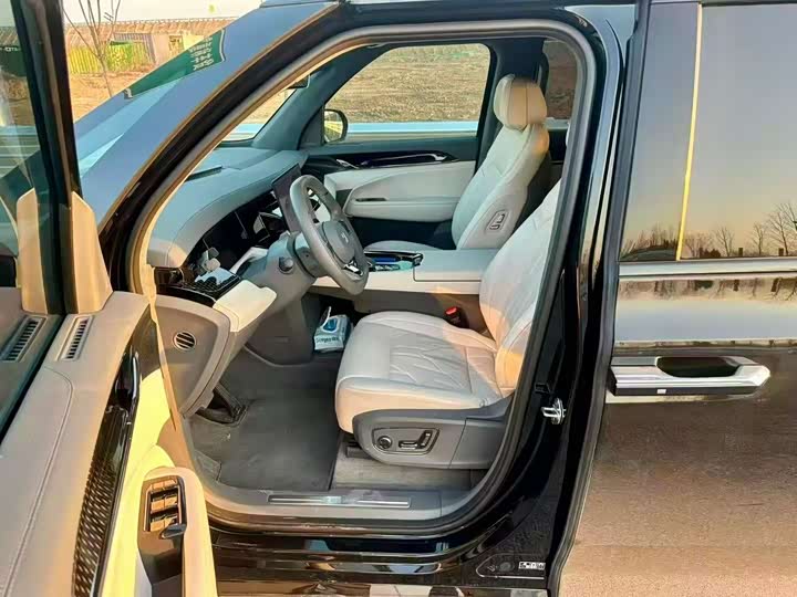 Фото 3 - Zeekr 009