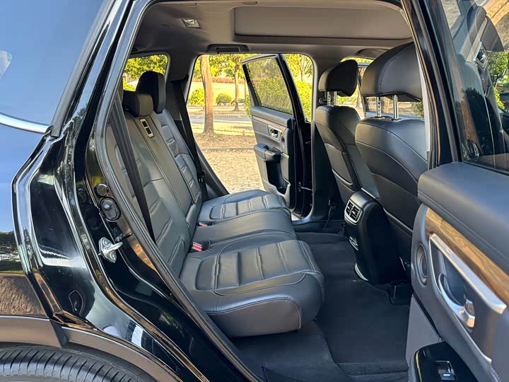 Фото 9 - Honda CR-V