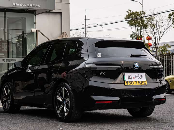 Фото 6 - BMW iX