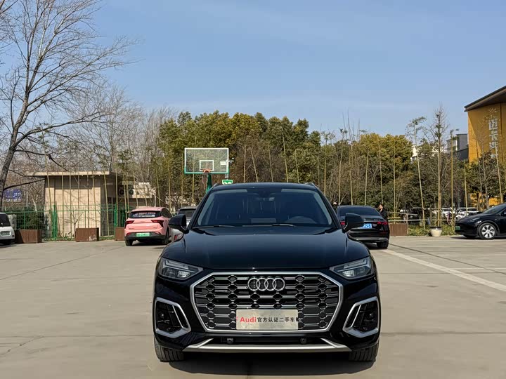 Фото 2 - Audi Q5L