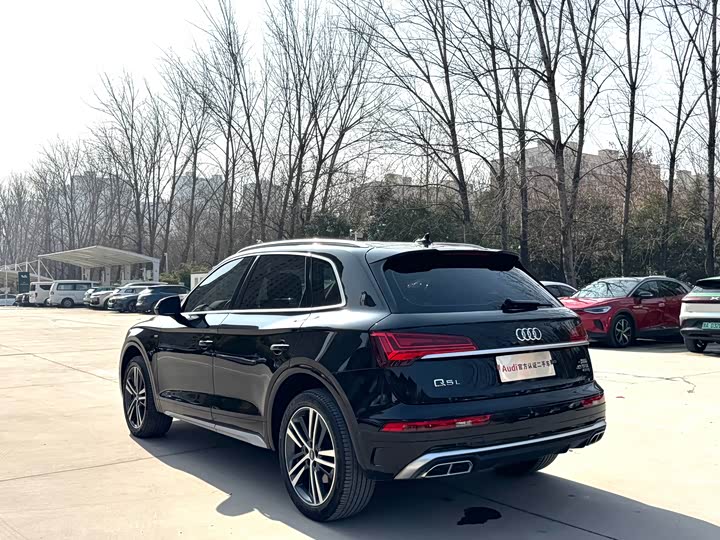 Фото 6 - Audi Q5L