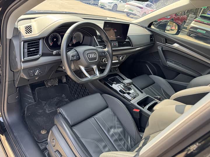 Фото 9 - Audi Q5L