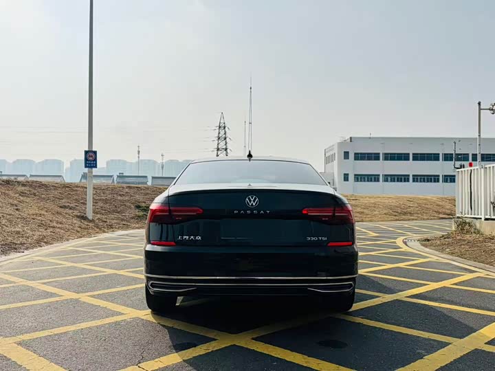 Фото 8 - Volkswagen Passat