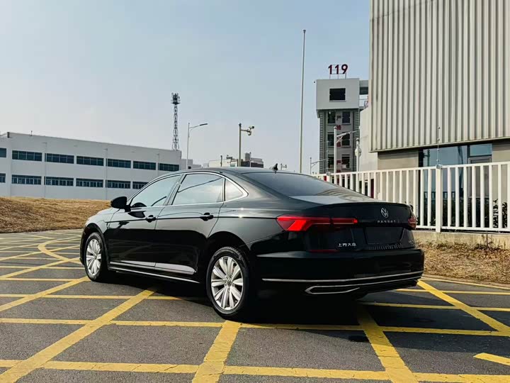 Фото 9 - Volkswagen Passat