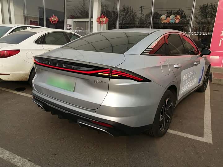 Фото 7 - Geely Galaxy L6