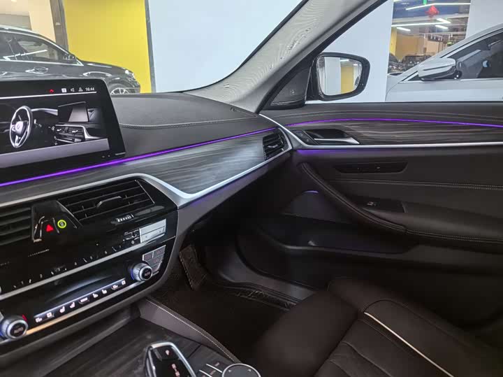 Фото 6 - BMW 5 Series