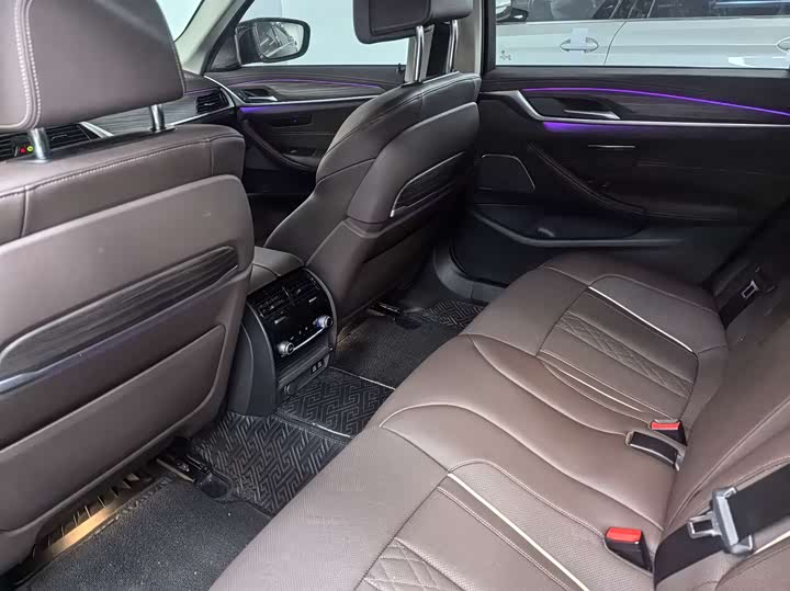 Фото 8 - BMW 5 Series