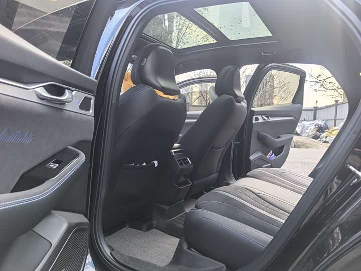 Photo 8 - Geely Preface