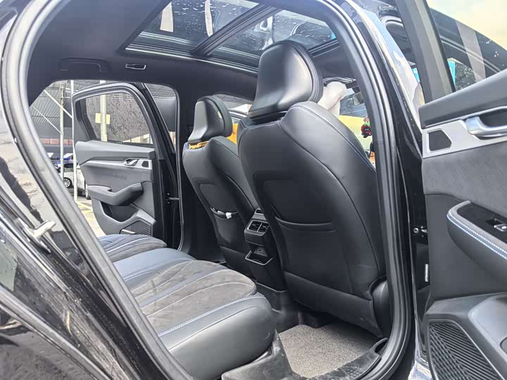 Photo 9 - Geely Preface