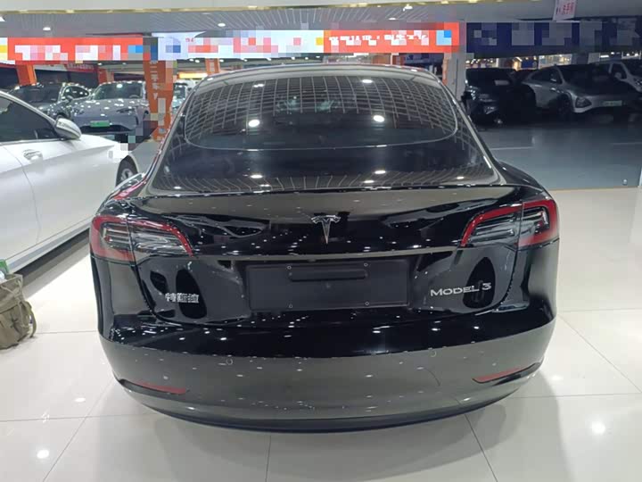 Фото 6 - Tesla Model 3