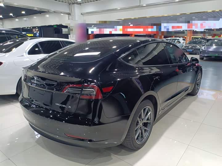 Фото 7 - Tesla Model 3