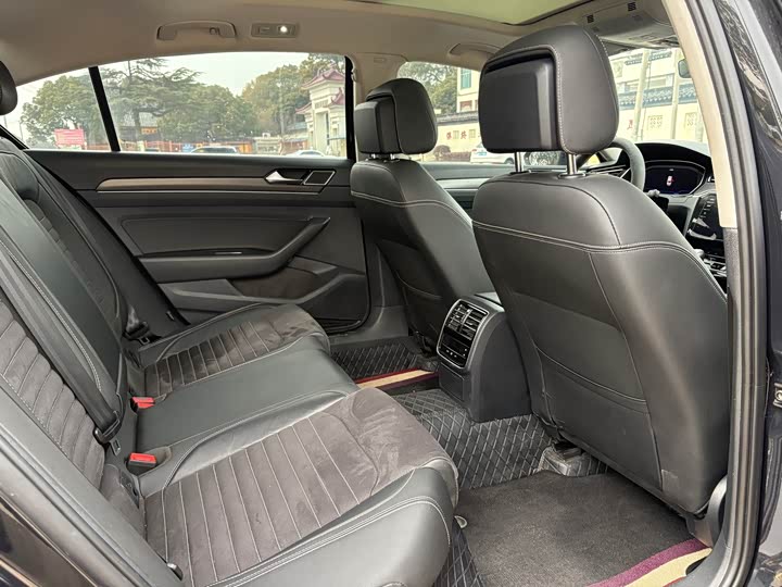 Фото 8 - Volkswagen Magotan