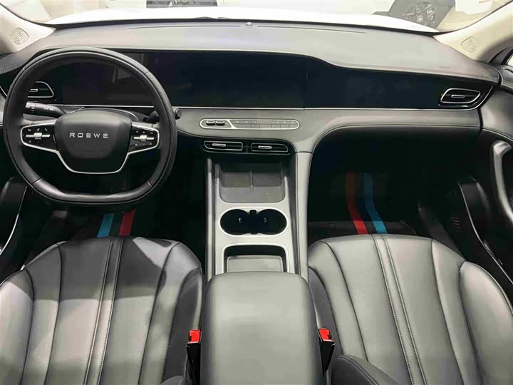 Фото 8 - Roewe D7