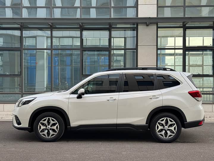 Фото 4 - Subaru Forester