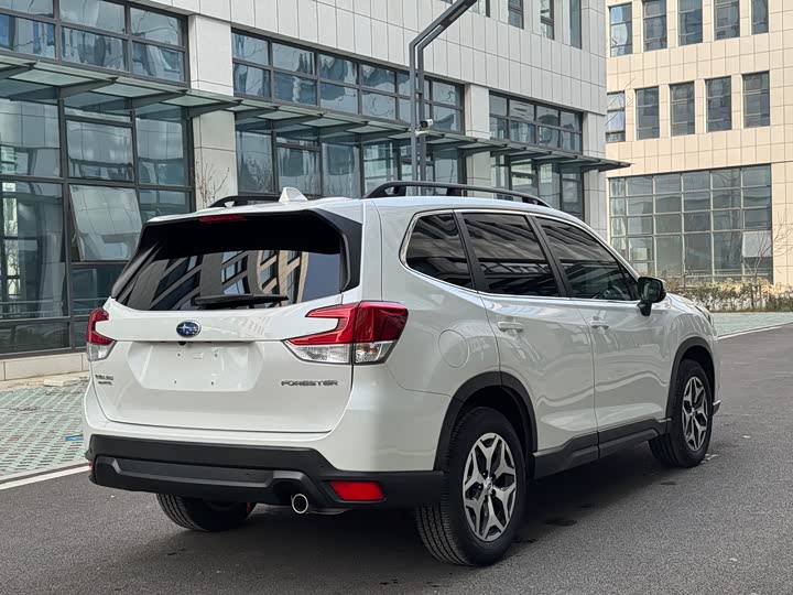 Фото 8 - Subaru Forester