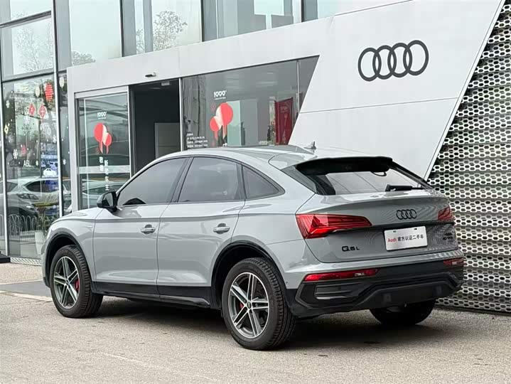 Фото 5 - Audi Q5L Sportback