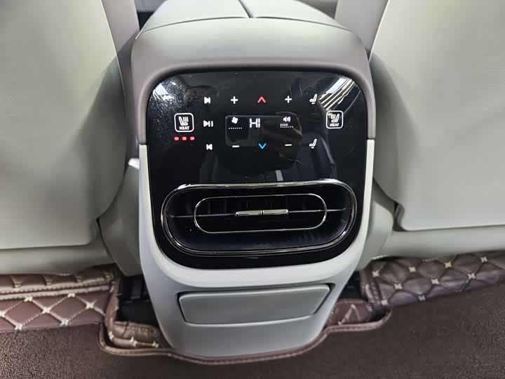 Фото 5 - Leapmotor C11