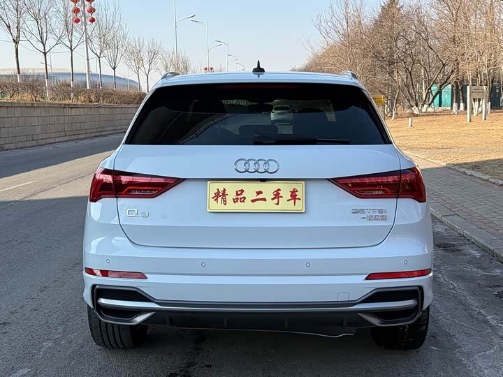 Фото 4 - Audi Q3