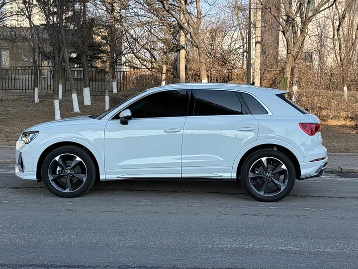 Фото 7 - Audi Q3