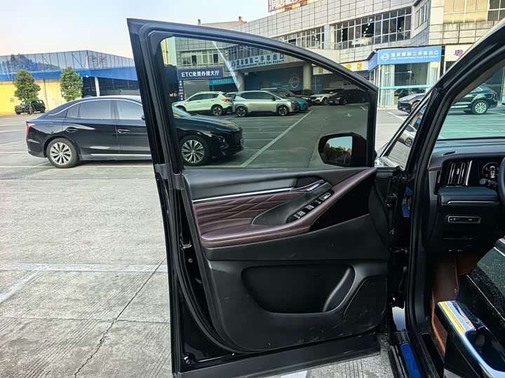 Фото 4 - GAC Trumpchi M8