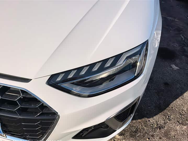 Фото 5 - Audi A4L