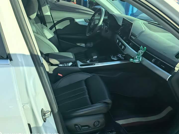 Фото 8 - Audi A4L