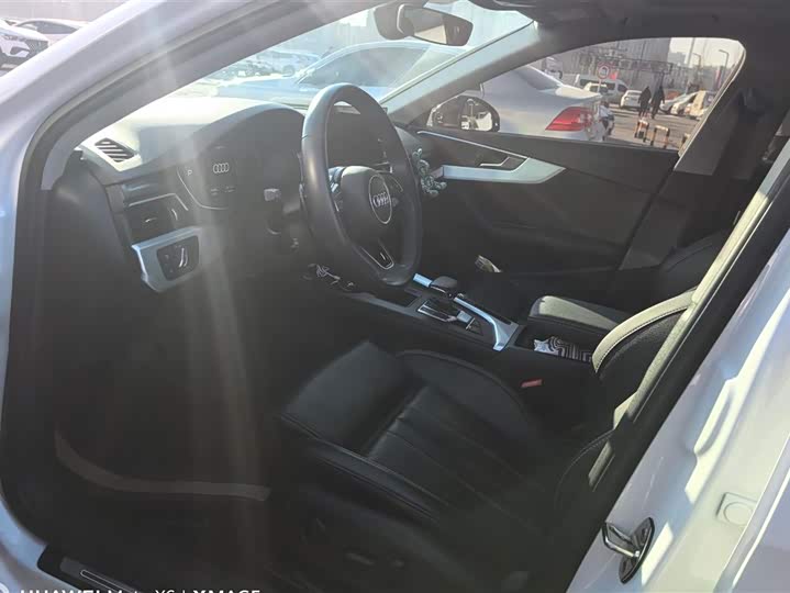 Фото 9 - Audi A4L