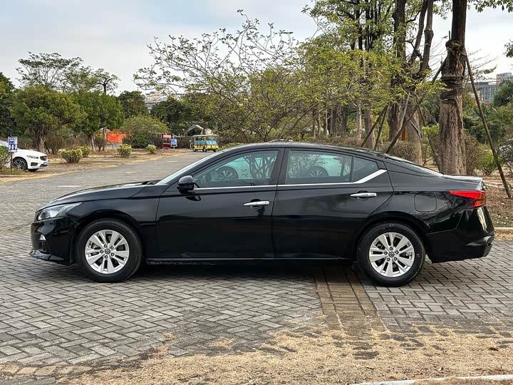 Фото 7 - Nissan Teana