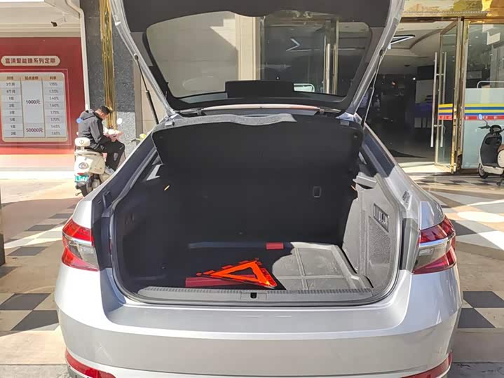 Фото 4 - Skoda Superb