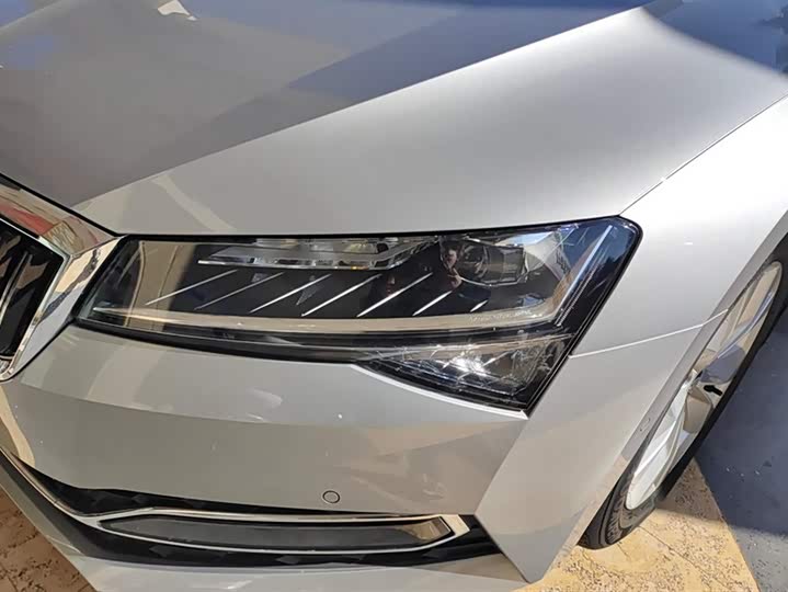 Фото 5 - Skoda Superb