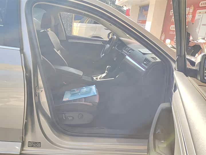 Фото 8 - Skoda Superb