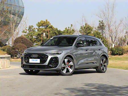 Фото 1 - Audi Q5L