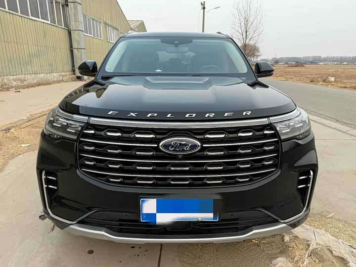 Фото 2 - Ford Explorer