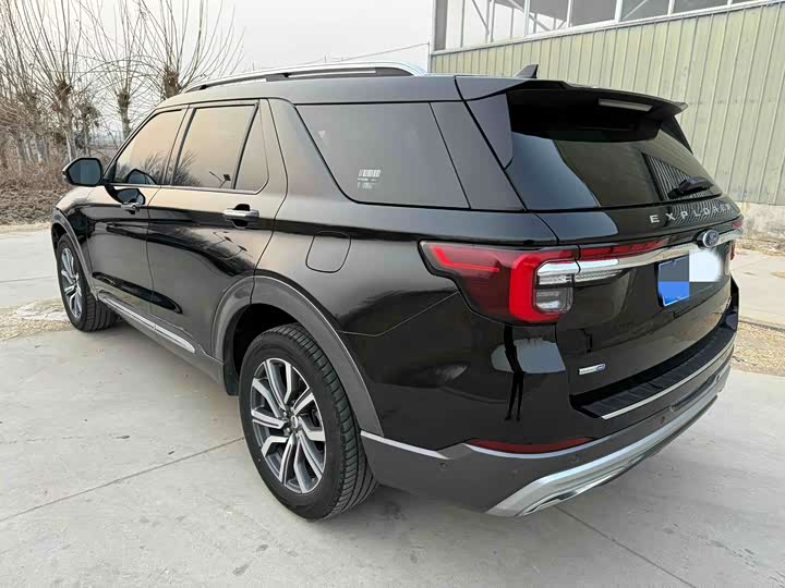 Фото 6 - Ford Explorer