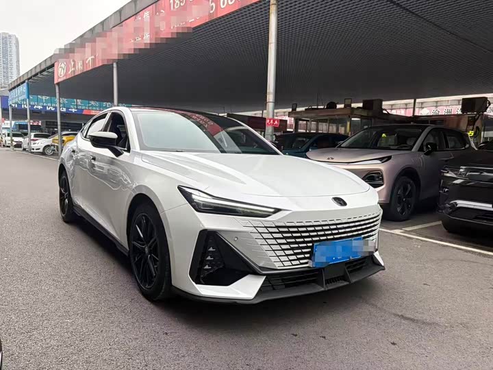 Фото 3 - Changan UNI-V