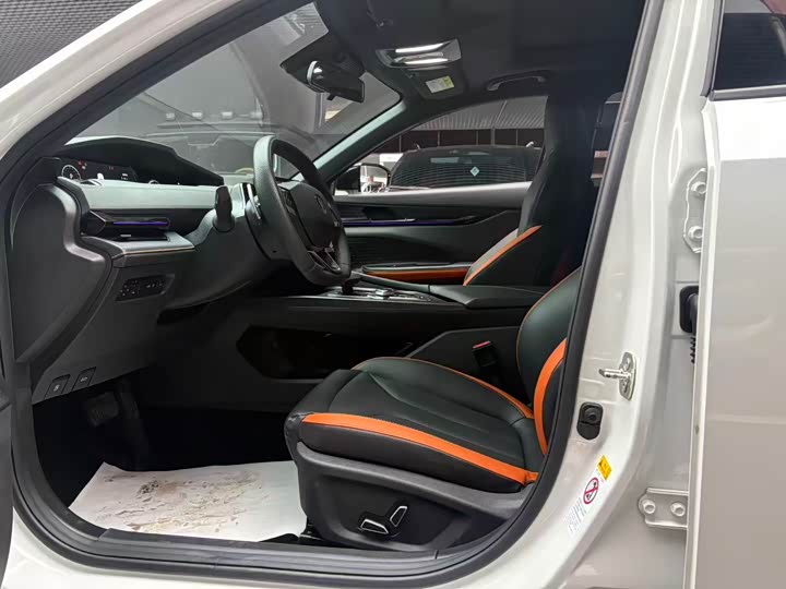 Фото 5 - Changan UNI-V